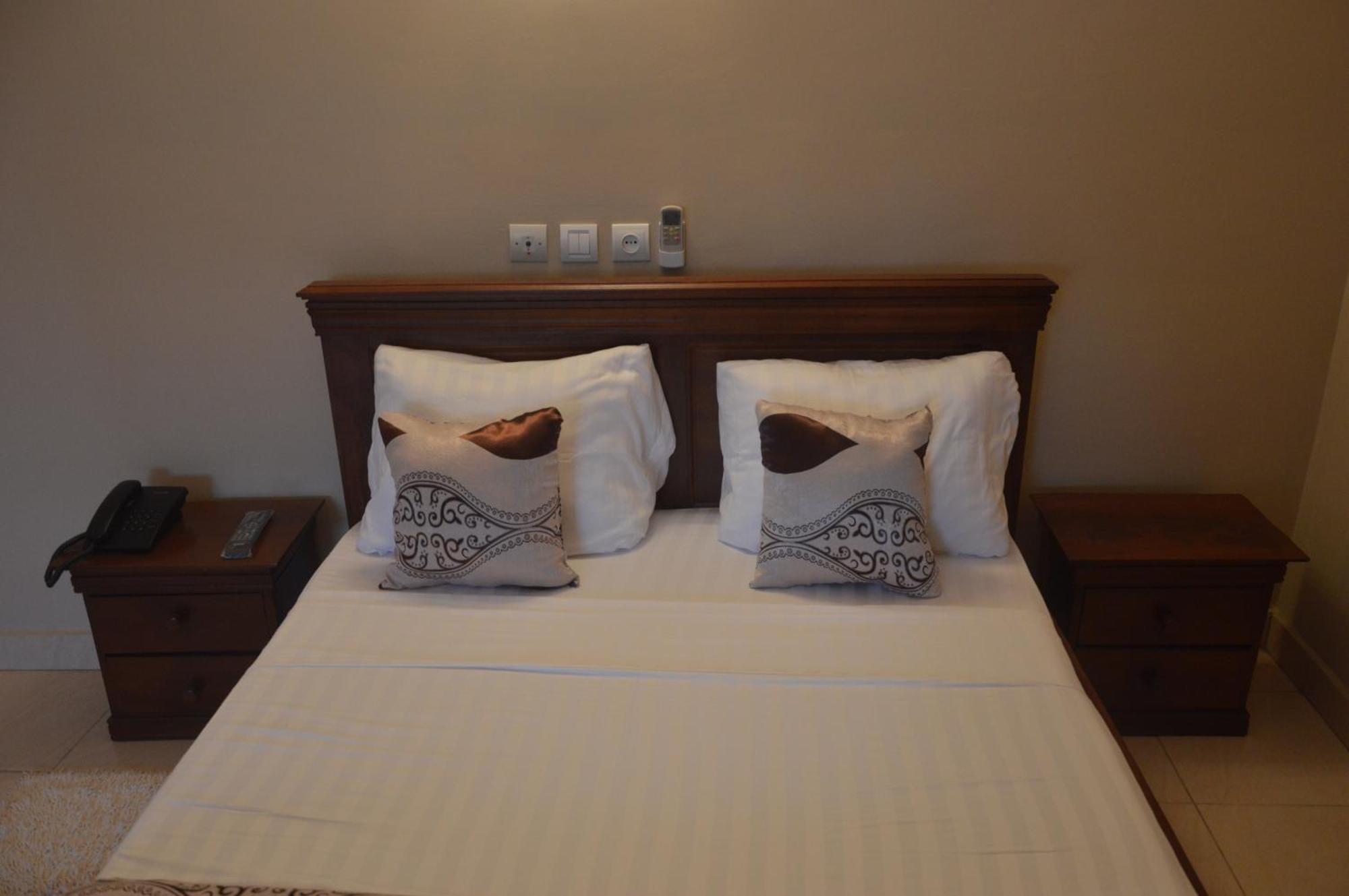 Nikita Hotel Yaoundé Eksteriør bilde