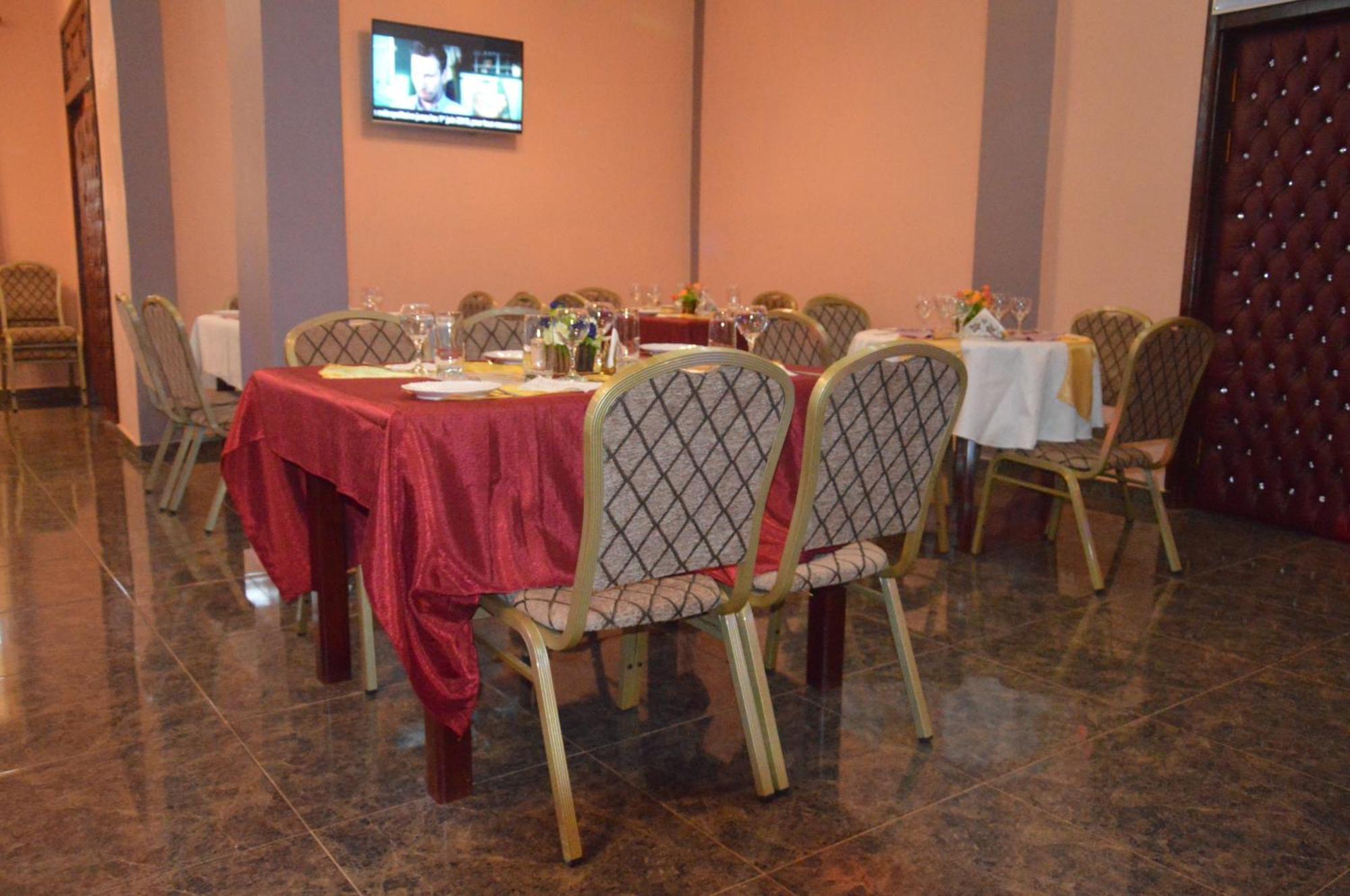 Nikita Hotel Yaoundé Eksteriør bilde